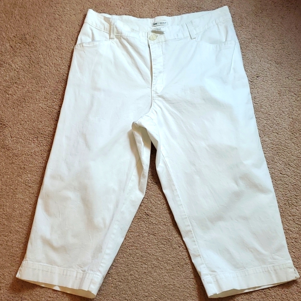 Lee white below the waist crop pants size 14